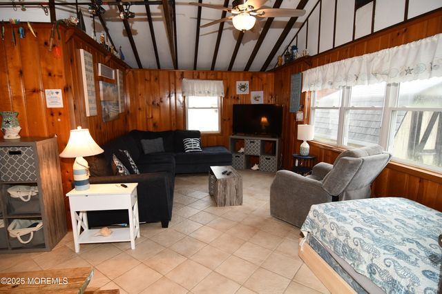 108 Midway Avenue, Seaside Park, NJ 08752