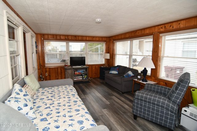 108 Midway Avenue, Seaside Park, NJ 08752