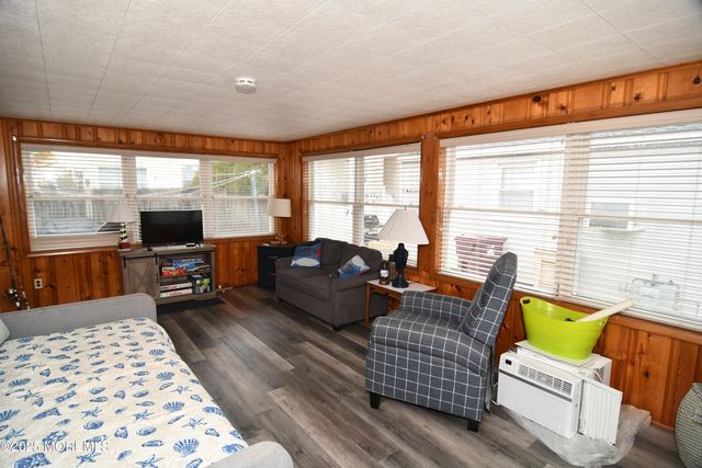 108 Midway Avenue, Seaside Park, NJ 08752