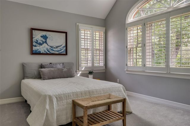 109 Wood TRL, West Lake Hills, TX 78746