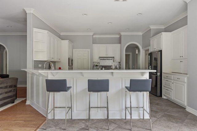 109 Wood TRL, West Lake Hills, TX 78746