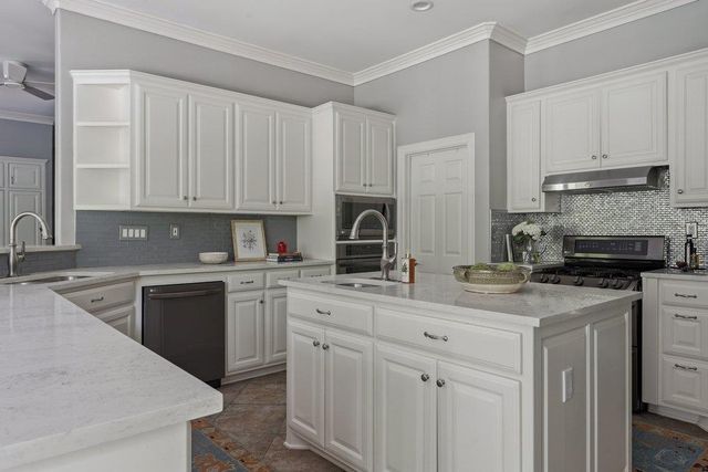 109 Wood TRL, West Lake Hills, TX 78746
