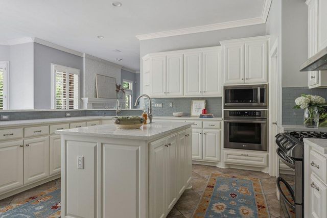 109 Wood TRL, West Lake Hills, TX 78746
