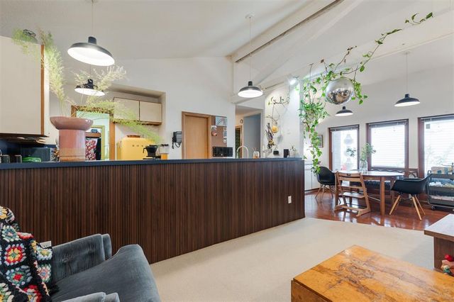 7000 Lakepointe Drive, Oklahoma City, OK 73116