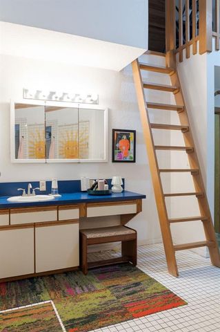 7000 Lakepointe Drive, Oklahoma City, OK 73116