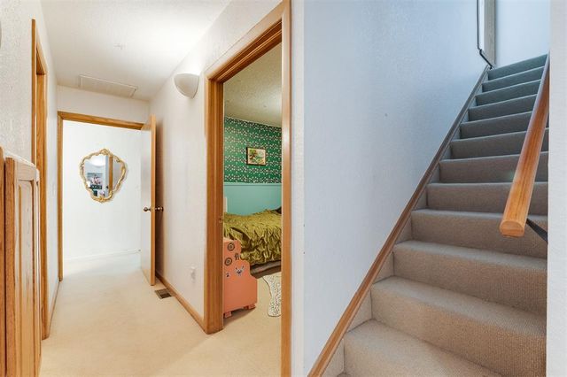 7000 Lakepointe Drive, Oklahoma City, OK 73116