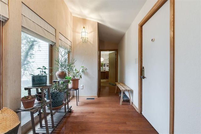 7000 Lakepointe Drive, Oklahoma City, OK 73116