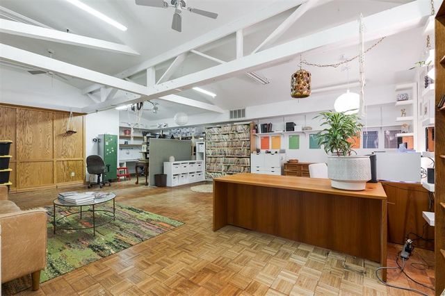 7000 Lakepointe Drive, Oklahoma City, OK 73116