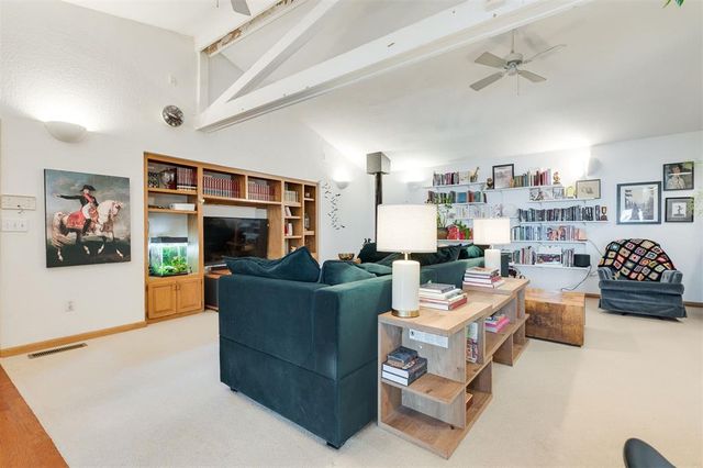 7000 Lakepointe Drive, Oklahoma City, OK 73116