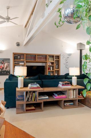 7000 Lakepointe Drive, Oklahoma City, OK 73116