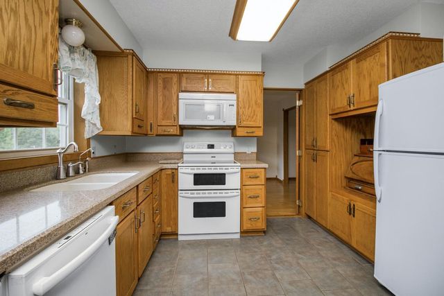14130 Dearborn Path, Rosemount, MN 55068