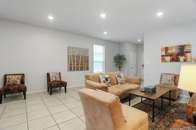 7883 Abbey, San Antonio, TX 78218