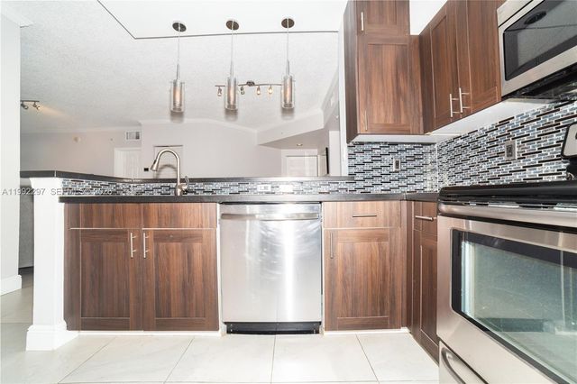 17100 N Bay Rd 1802, Sunny Isles Beach, FL 33160