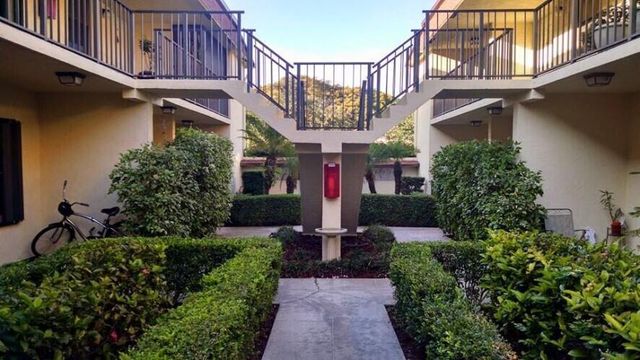 120 N M Street L, Lake Worth Beach, FL 33460