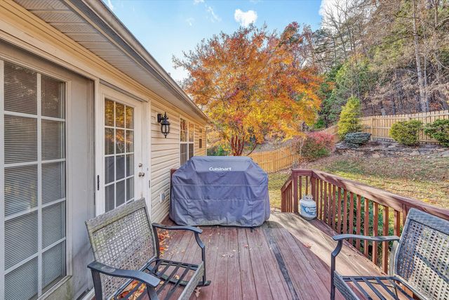 1944 Connors CT, Salem, VA 24153