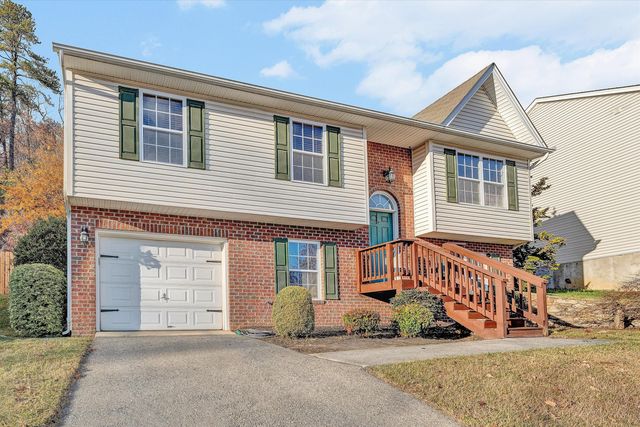 1944 Connors CT, Salem, VA 24153