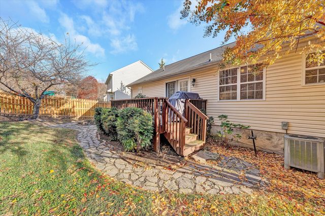 1944 Connors CT, Salem, VA 24153