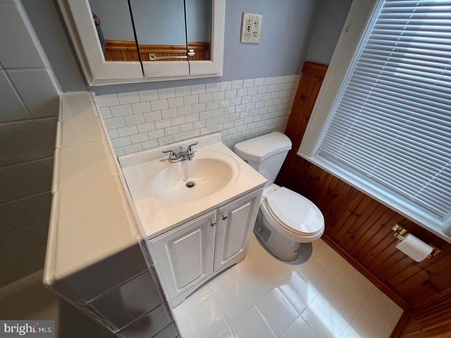 110 N UNION AVE, Lansdowne, PA 19050