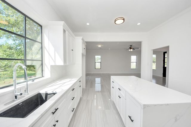 481 Road 51021, Cleveland, TX 77327