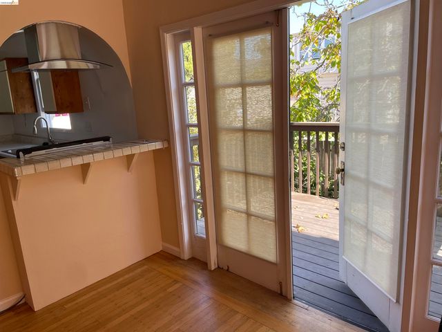 1239 Berkeley Way, Berkeley, CA 94702
