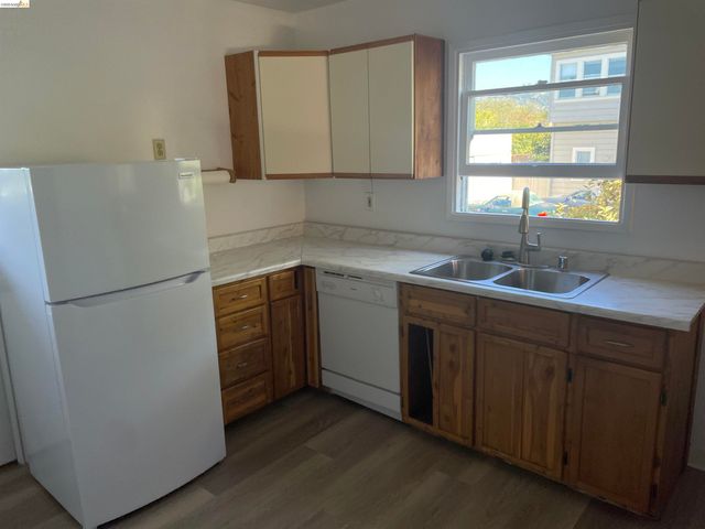 1239 Berkeley Way, Berkeley, CA 94702