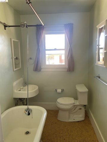 1239 Berkeley Way, Berkeley, CA 94702
