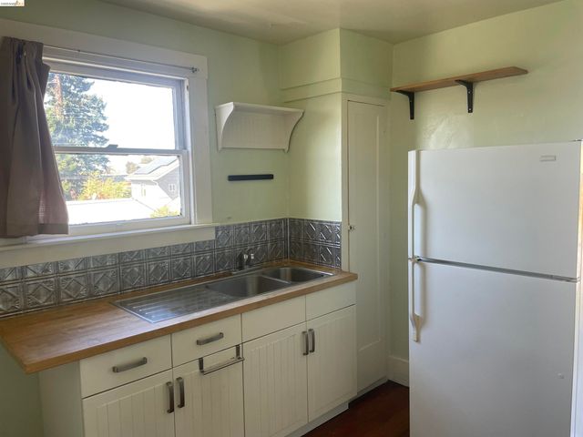 1239 Berkeley Way, Berkeley, CA 94702