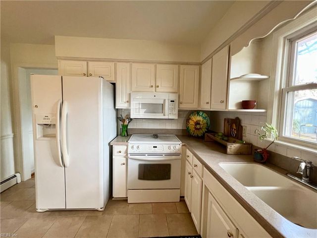 4652 Paul Revere RD, Virginia Beach, VA 23455