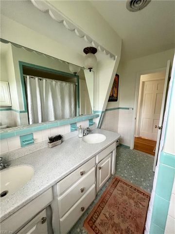 4652 Paul Revere RD, Virginia Beach, VA 23455