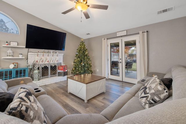 3623 E Acequia Court, Visalia, CA 93292