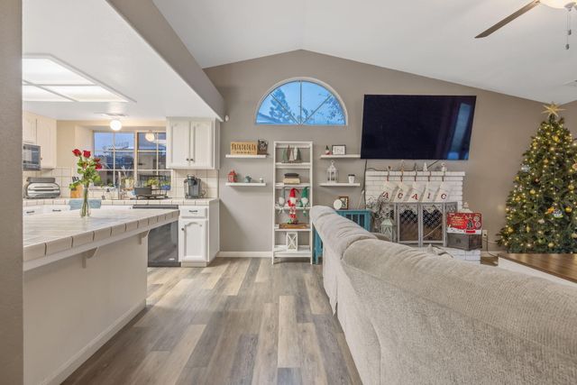 3623 E Acequia Court, Visalia, CA 93292