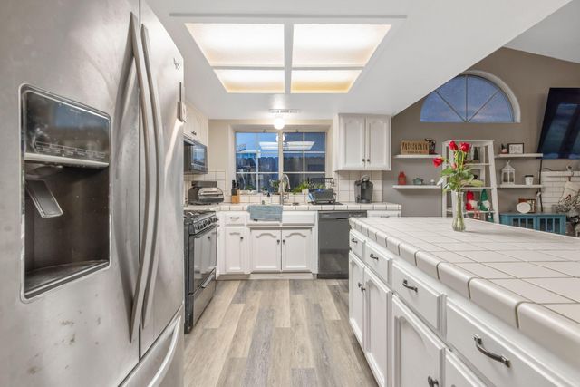 3623 E Acequia Court, Visalia, CA 93292