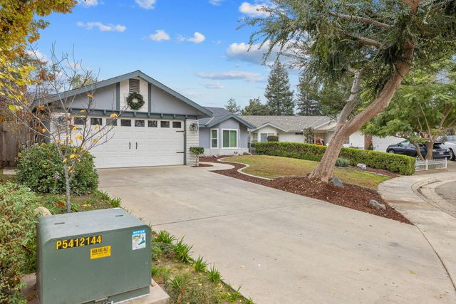 3623 E Acequia Court, Visalia, CA 93292