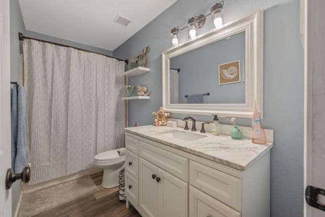 3623 E Acequia Court, Visalia, CA 93292