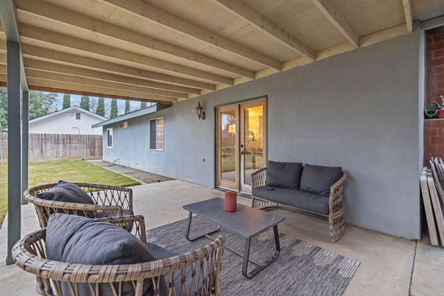 3623 E Acequia Court, Visalia, CA 93292