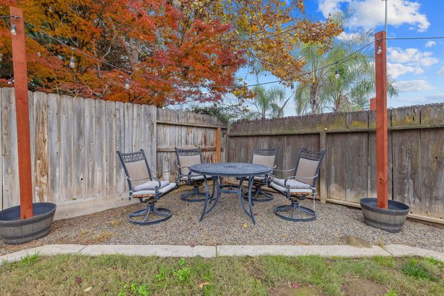 3623 E Acequia Court, Visalia, CA 93292