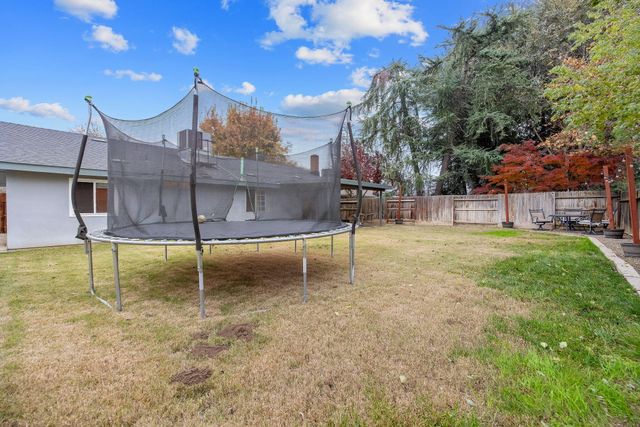 3623 E Acequia Court, Visalia, CA 93292