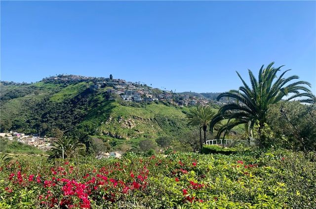 580 Poplar Street, Laguna Beach, CA 92651