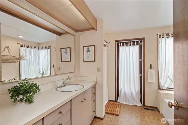 70 Twin View Drive, Sequim, WA 98382