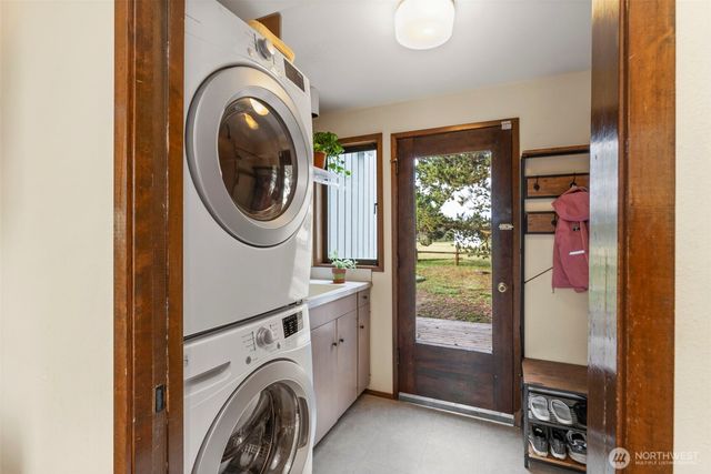 70 Twin View Drive, Sequim, WA 98382