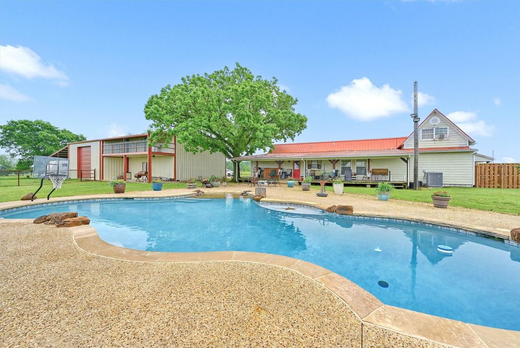 3138 Scarbrough Road, Sadler, TX 76264