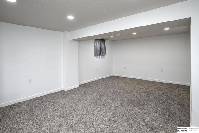 29 Redwood Lane, Yutan, NE 68073