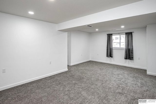 29 Redwood Lane, Yutan, NE 68073