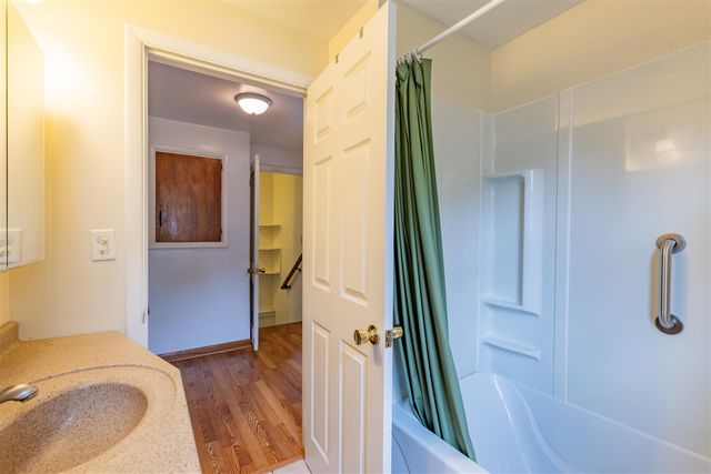 24076 2nd Avenue, Mattawan, MI 49071