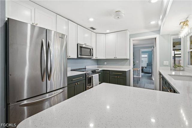 1024 El Mar AVE, Fort Myers, FL 33919