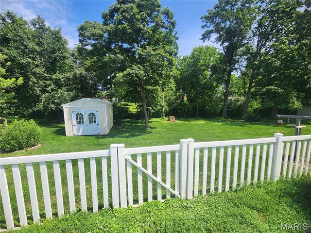 707 Pershing Drive, Warrenton, MO 63383