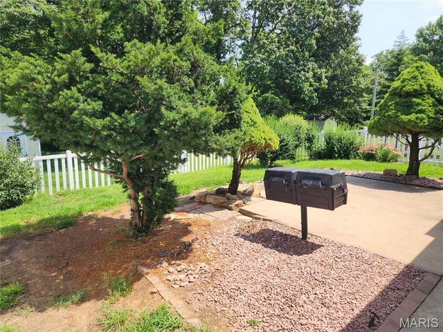 707 Pershing Drive, Warrenton, MO 63383