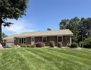 707 Pershing Drive, Warrenton, MO 63383