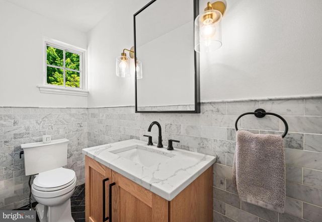 1208 WAVERLY RD, Gladwyne, PA 19035