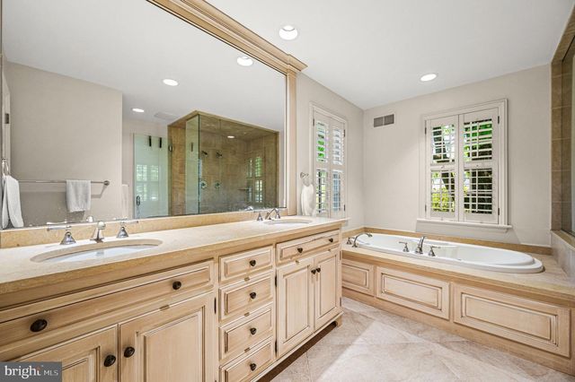 1208 WAVERLY RD, Gladwyne, PA 19035